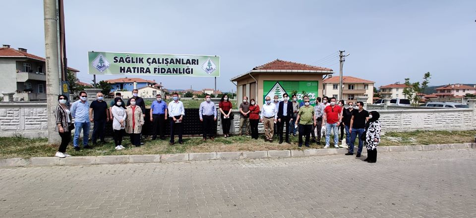 YENİCE BELEDİYESİNDEN BİR İLK DAHA  SAĞLIK ÇALIŞANLARI HATIRA FİDANLIĞI