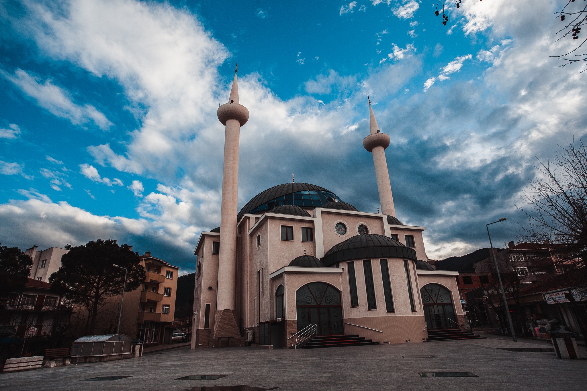 MERKEZ ÇARŞI CAMİİ ÇOK AMAÇLI EĞİTİM MERKEZİ VE OKUMA SALONU PROJESİ